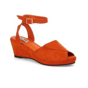 BRAND NEW - cute wedges - 6.5-7US/37 EU